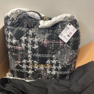 Chanel 22 Tweed BN